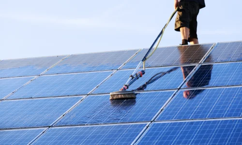  Bürstensystem-Reinigung von Photovoltaik mit Teleskopstange